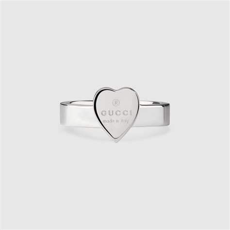 gucci anello con cuori|Anello Gucci Trademark con Cuore in Argento .